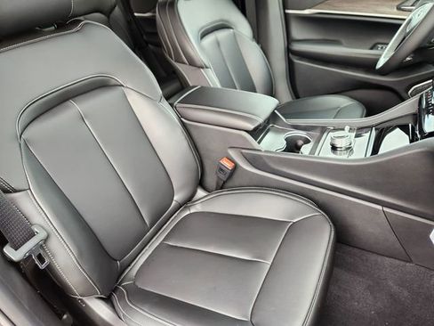 New 2026 Jeep Grand Cherokee Limited w/ Limited Altitude Package image 9