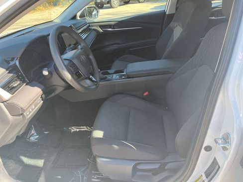 Used 2025 Toyota Camry LE image 22
