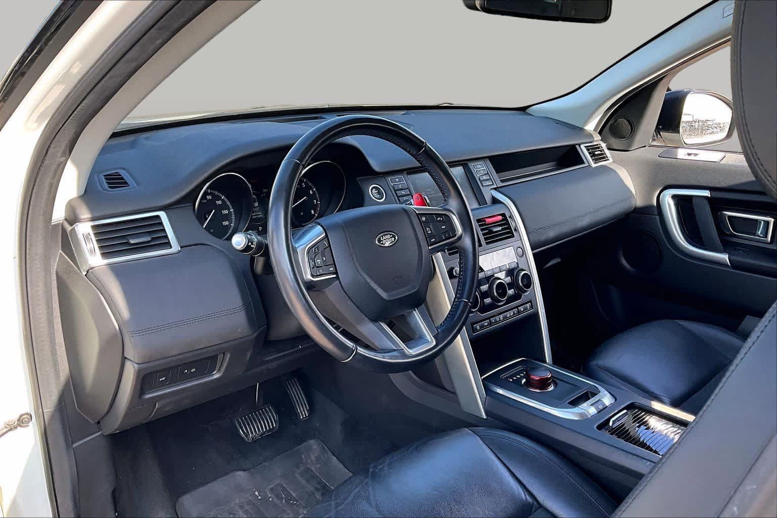 Used 2018 Land Rover Discovery Sport SE AWD/4WD image 15