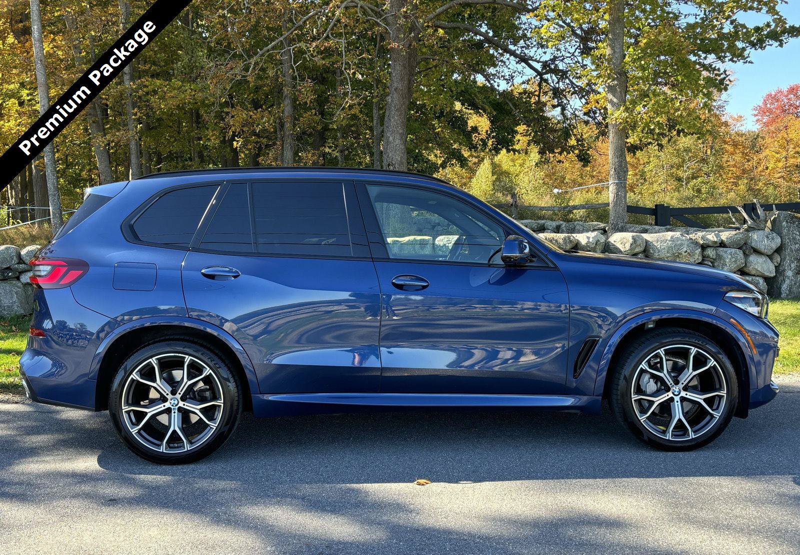 Used 2022 BMW X5 xDrive40i w/ M Sport Package AWD/4WD image 2