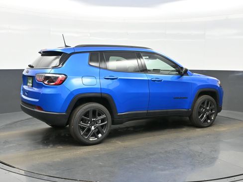 New 2026 Jeep Compass Latitude AWD/4WD image 8