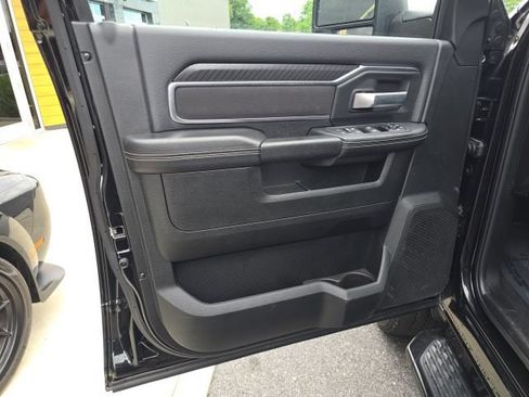 Certified 2025 RAM 2500 Big Horn AWD/4WD image 11