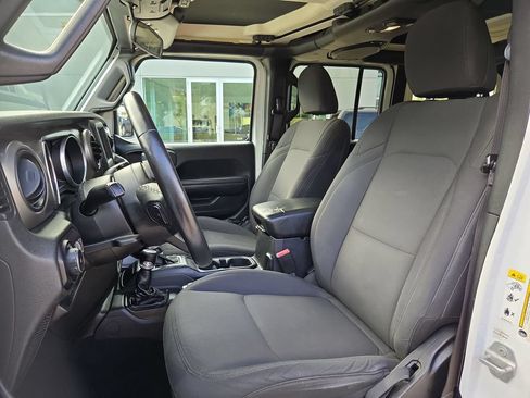 Used 2018 Jeep Wrangler Unlimited Sport S AWD/4WD image 16