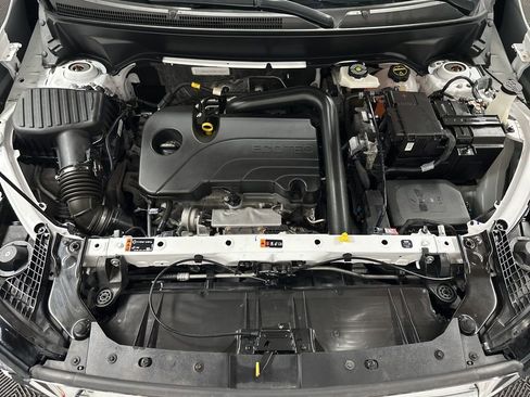 Used 2024 GMC Terrain SLT image 36