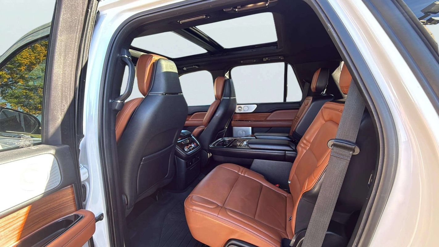 Used 2019 Lincoln Navigator Reserve w/ Cargo Package AWD/4WD image 26