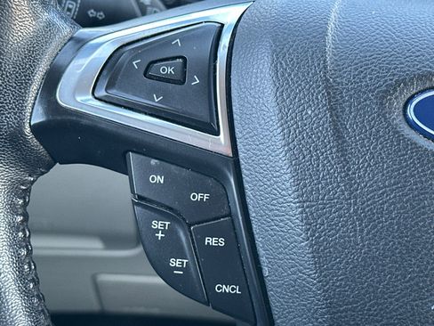 Used 2019 Ford Edge Titanium image 10