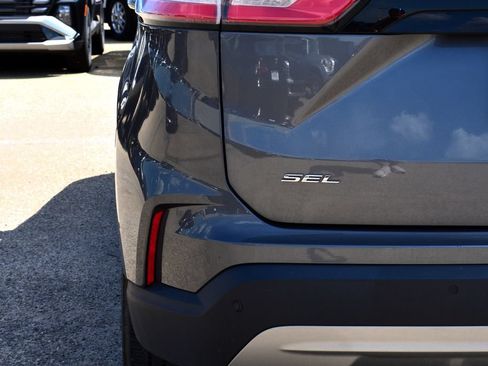 Used 2024 Ford Edge SEL AWD/4WD image 10