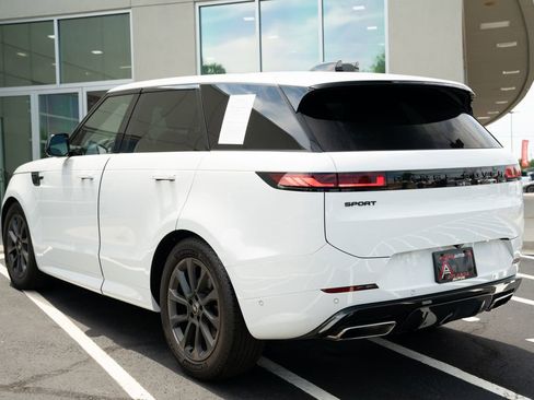 Used 2024 Land Rover Range Rover Sport Dynamic SE AWD/4WD image 15
