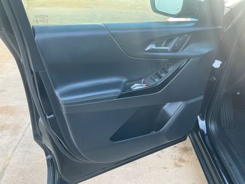 Used 2025 Chevrolet Equinox LT image 4