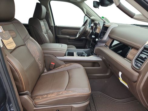New 2026 RAM 2500 Limited AWD/4WD image 15