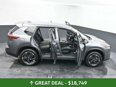 Used 2024 Nissan Rogue SV image 68