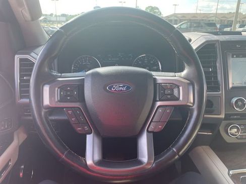 Used 2018 Ford Expedition Platinum RWD image 16