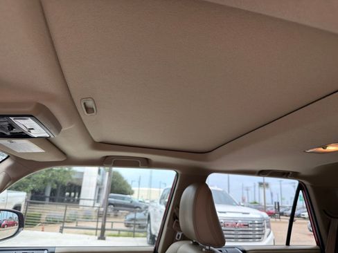 Used 2022 Toyota 4Runner SR5 Premium w/ Moonroof Package RWD image 17