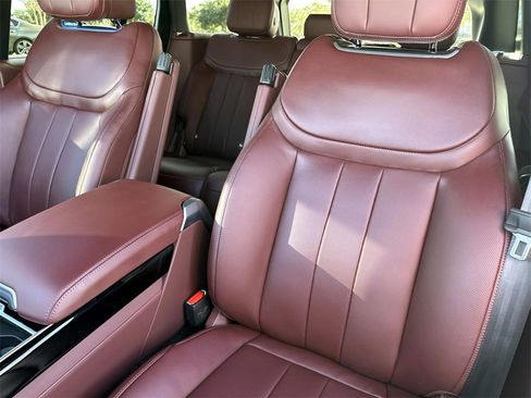 New 2026 Land Rover Range Rover SE image 17