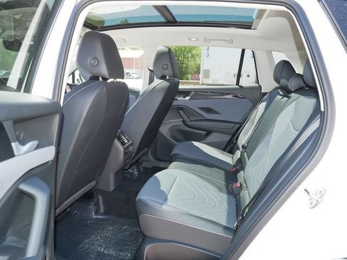 New 2026 Volkswagen Tiguan SE AWD/4WD image 8