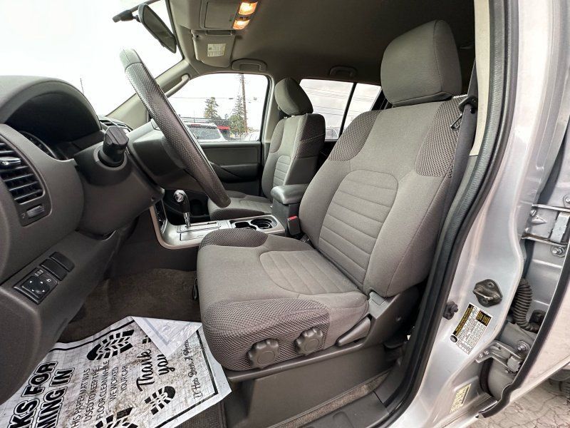 Used 2011 Nissan Pathfinder S AWD/4WD image 10