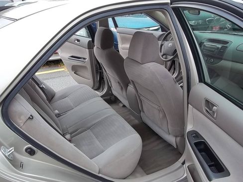 Used 2006 Toyota Camry LE FWD image 12