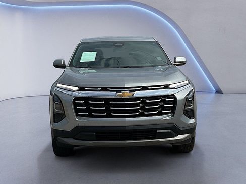 Used 2026 Chevrolet Equinox LT w/ Convenience Package II FWD image 8