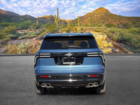 Used 2025 Chevrolet Traverse RS FWD image 9