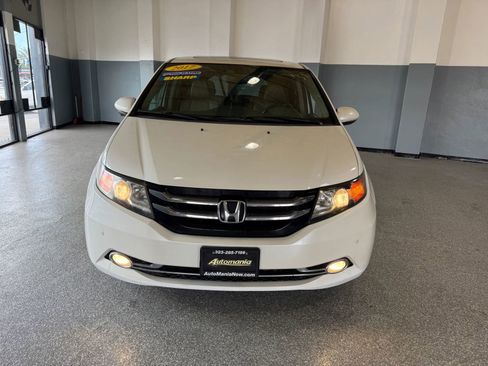 Used 2017 Honda Odyssey SE image 2