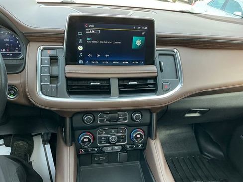 Used 2022 Chevrolet Suburban High Country image 7