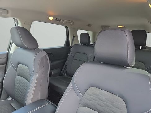 Used 2025 Nissan Pathfinder SV FWD image 10