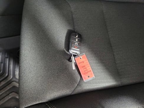 Used 2019 RAM 1500 Big Horn AWD/4WD image 25