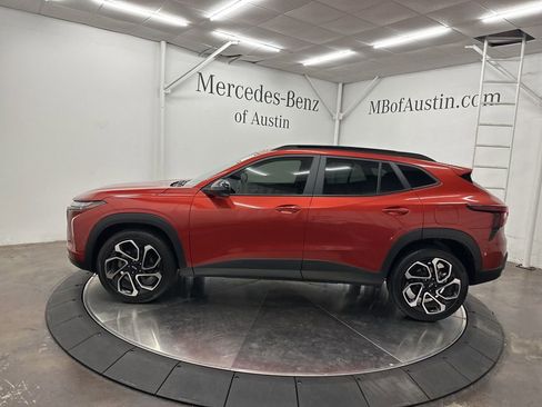 Used 2024 Chevrolet Trax RS w/ Sunroof Package image 4