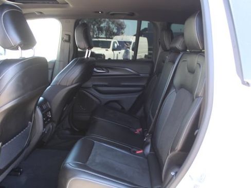Used 2025 Jeep Grand Cherokee Altitude RWD image 44