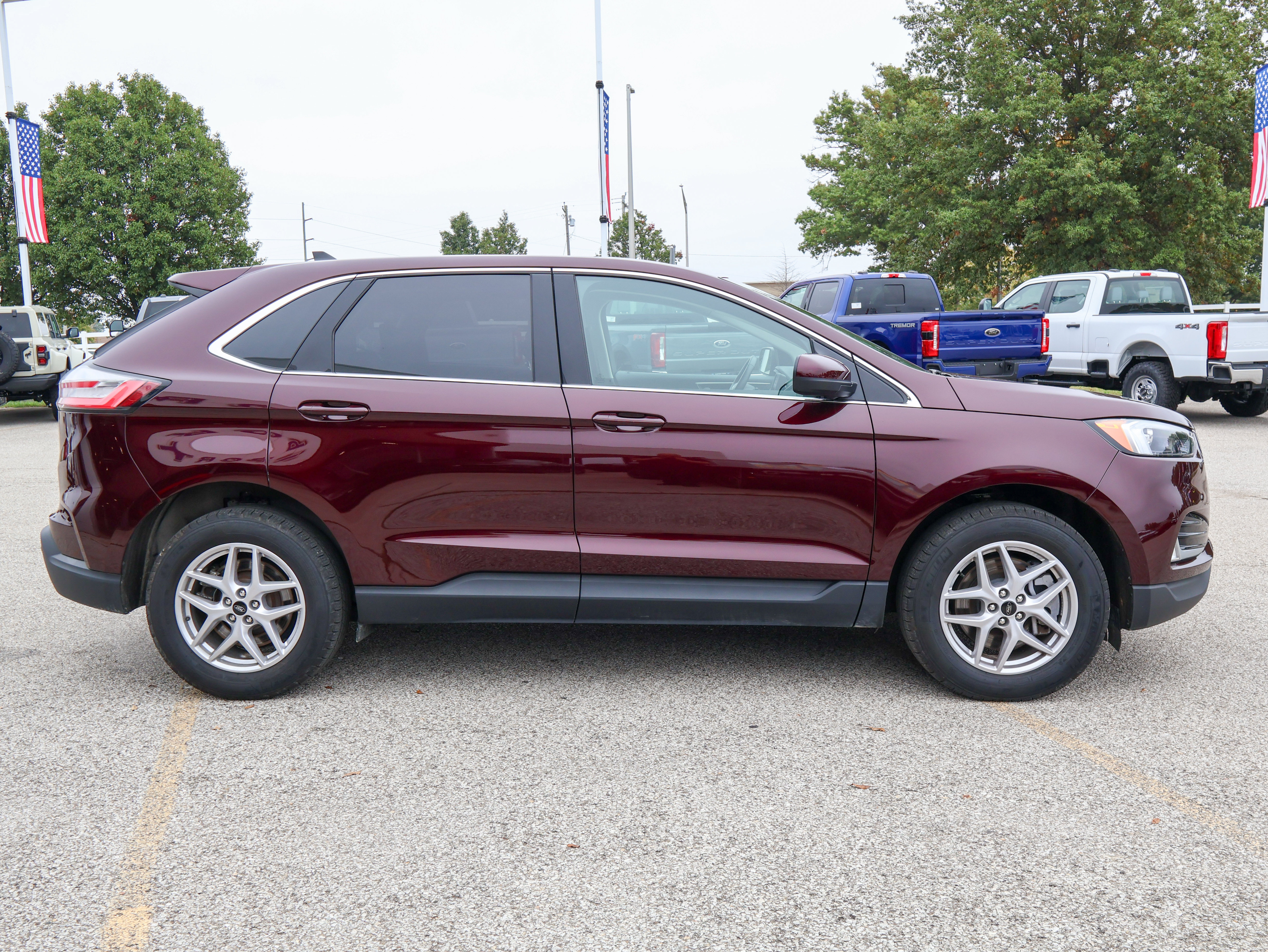 Used 2024 Ford Edge SEL w/ Convenience Package AWD/4WD image 6