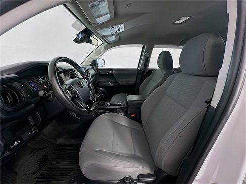 Used 2019 Toyota Tacoma SR w/ SR Convenience Package image 19