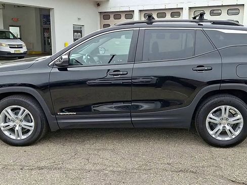 Certified 2021 GMC Terrain SLE w/ Driver Convenience Package image 5