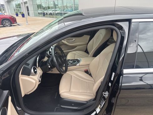 Used 2018 Mercedes-Benz C 300 Sedan image 2