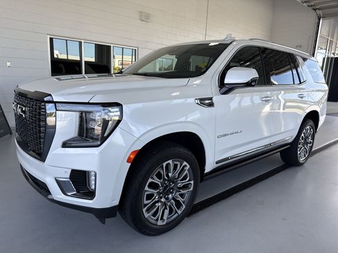 Used 2024 GMC Yukon Denali Ultimate AWD/4WD image 6