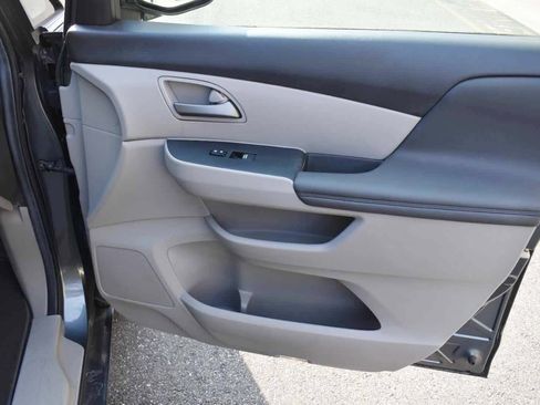 Used 2013 Honda Odyssey EX image 41