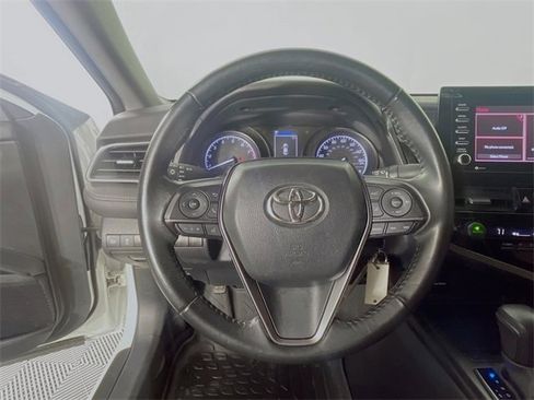 Used 2023 Toyota Camry SE image 12
