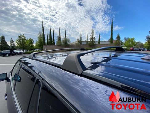 Used 2022 Toyota Highlander XSE AWD/4WD image 9