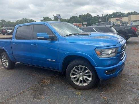 Used 2022 RAM 1500 Laramie AWD/4WD image 2