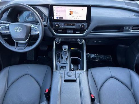 Certified 2025 Toyota Grand Highlander AWD image 16