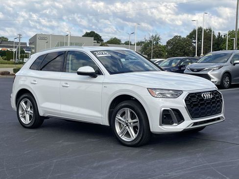Certified 2025 Audi Q5 e Premium Plus w/ Premium Plus Package AWD/4WD image 1
