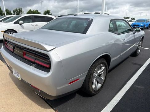 Used 2022 Dodge Challenger SXT RWD image 5