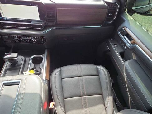 Used 2022 Chevrolet Silverado 1500 High Country w/ High Country Premium Package image 14