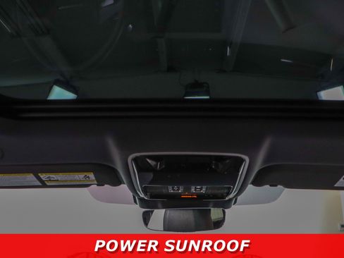 Used 2024 Land Rover Range Rover Velar Dynamic SE image 20