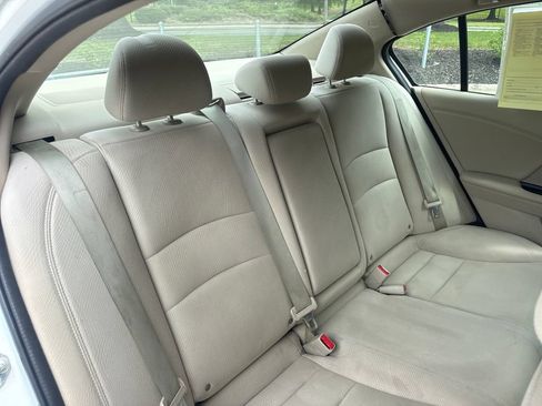 Used 2016 Honda Accord EX image 33