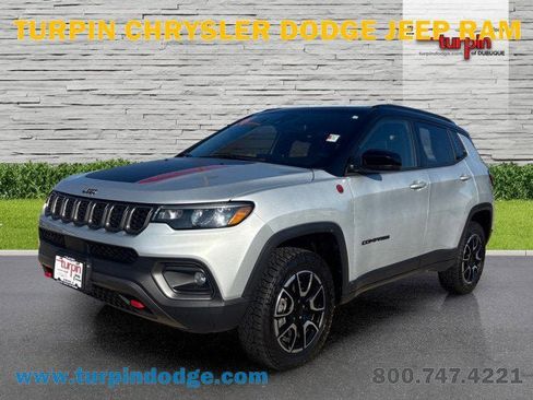 Used 2024 Jeep Compass Trailhawk image 1
