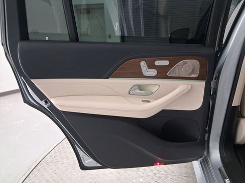 Used 2022 Mercedes-Benz GLS 450 4MATIC image 30