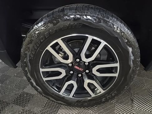 Used 2023 GMC Sierra 1500 AT4 w/ Technology Package AWD/4WD image 15