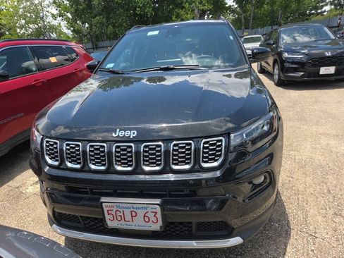 Used 2025 Jeep Compass Limited AWD/4WD image 7