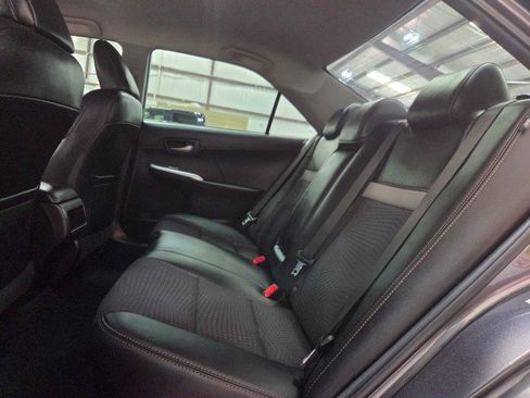 Used 2014 Toyota Camry SE FWD image 9