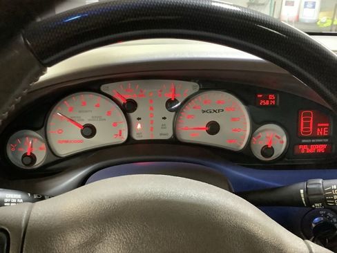Used 2005 Pontiac Bonneville GXP FWD image 36
